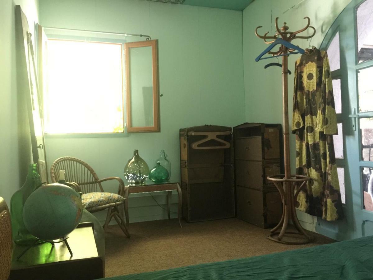 La Chambre Des Etangs Frejus Bagian luar foto