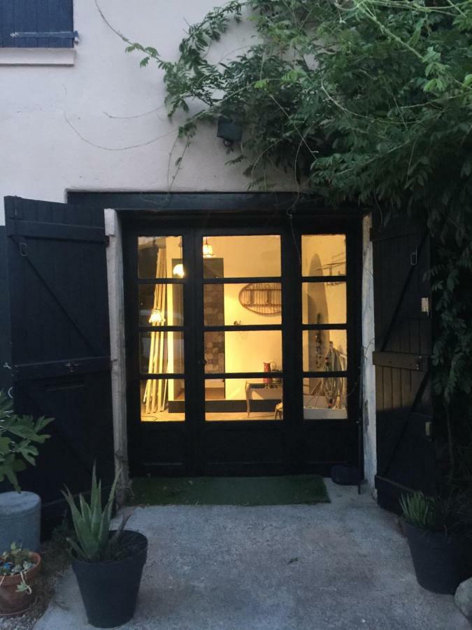 La Chambre Des Etangs Frejus Bagian luar foto