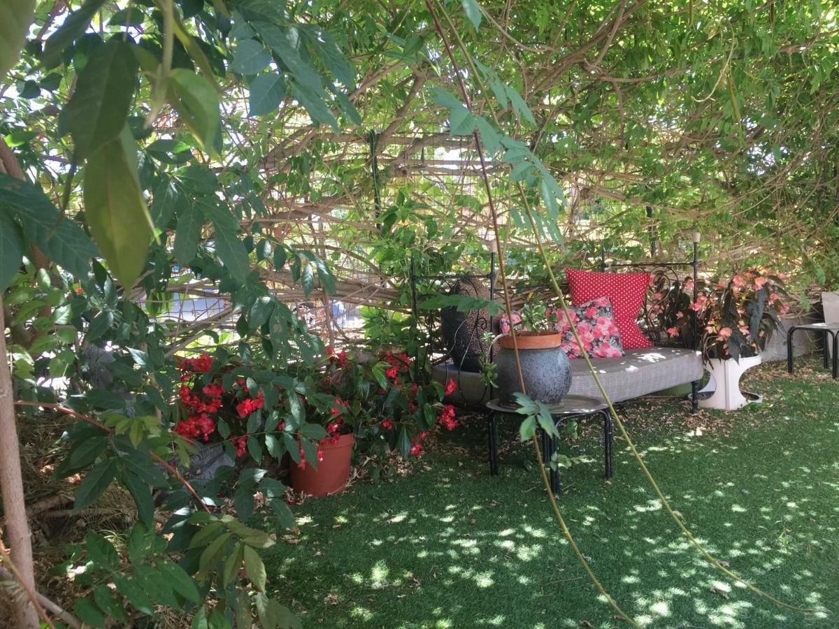 La Chambre Des Etangs Frejus Bagian luar foto